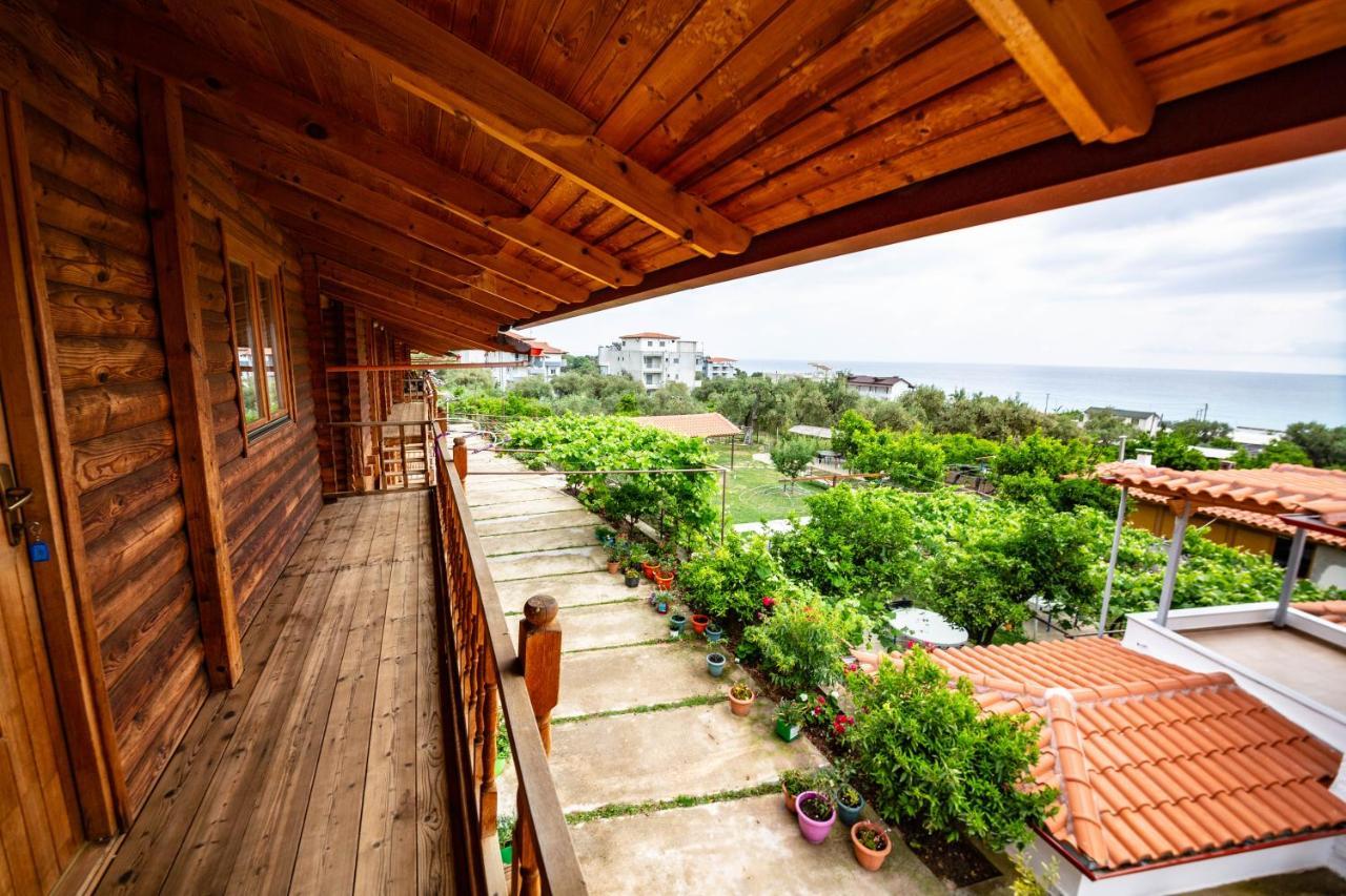 Guest House Luiza Borsh Exterior photo