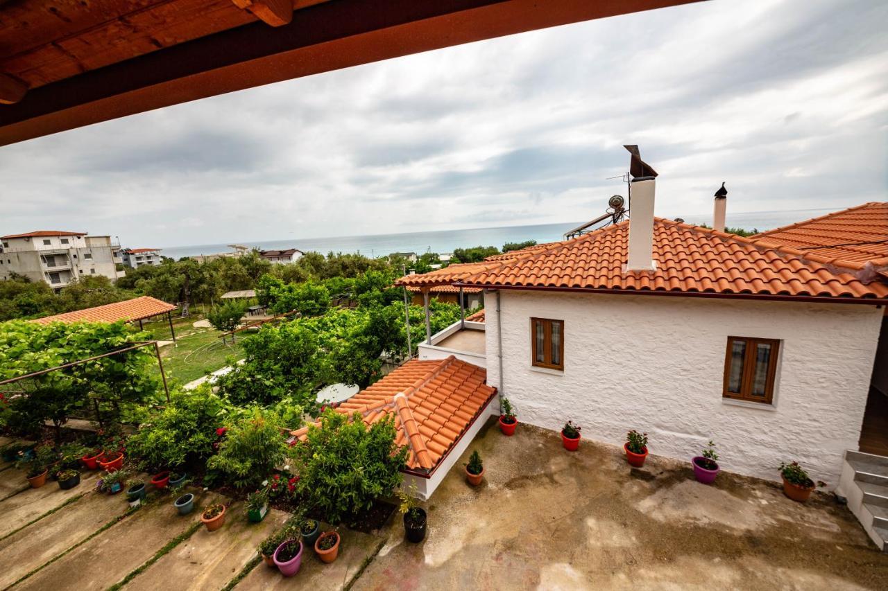 Guest House Luiza Borsh Exterior photo